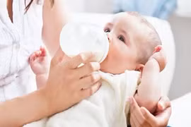 5 sai lầm thường gặp khi sử dụng bình sữa cần loại bỏ