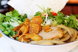 Khám phá ẩm thực Hội An trọn vẹn trong nửa ngày