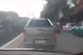 Clip Ford Ranger không nhường đường cho xe cứu thương gây tranh cãi