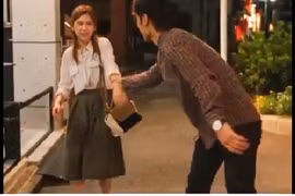 Cách phòng thân cho phái nữ khi bị kẻ xấu giữ tay