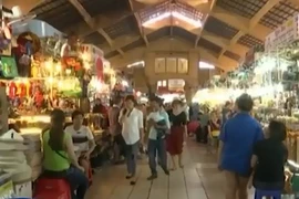 Video: Ki ốt 2m2 giá ngất ngưởng 2,5 tỷ đồng ở chợ Bến Thành