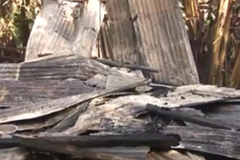 Xin tiền mẹ không được, con phóng hỏa đốt nhà