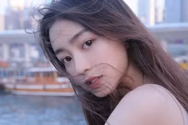 Hot girl triệu fans gây bão với vẻ đẹp “tinh khiết” 