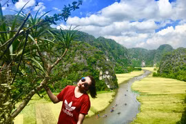 Chẳng phải lên Tây Bắc, giới trẻ săn lúa chín cực đẹp tại đồng bằng