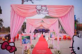 Trở về tuổi thơ với đám cưới Hello Kitty của cặp đôi 9X