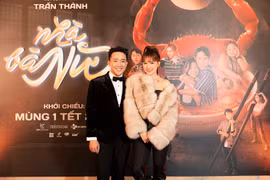 Trấn Thành - Hari Won hạnh phúc sánh đôi ra mắt phim tại HN