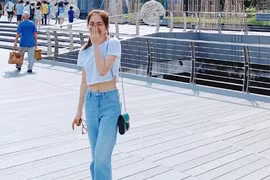 Loạt ảnh toàn thân để lộ chiều cao 1m55 của Hòa Minzy