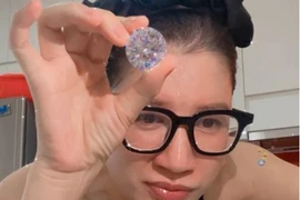 Trang Trần khoe kim cương, lập tức bị "vỗ mặt" hàng fake