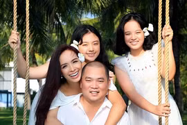 Gia đình Thúy Hạnh về nhà sau gần 4 tháng kẹt ngoài đảo