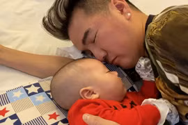 Đàm Vĩnh Hưng bật khóc nhớ khoảnh khắc con trai ruột chào đời