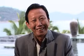 Nhạc sĩ Thế Hiển mắc bạo bệnh, phải thở oxy