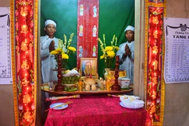 Kinh hoàng bố mẹ đi cứu con bị trai làng chém chết