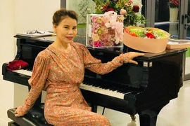 Cuộc sống an nhàn vạn người mơ của mẹ đẻ Hồ Ngọc Hà