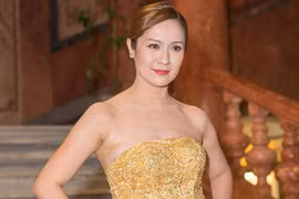 Diễn viên Thanh Thúy gợi cảm với váy bó sát