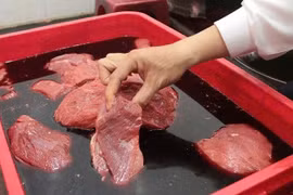 Thực phẩm bẩn rình rập, cách gì bảo vệ sức khỏe?