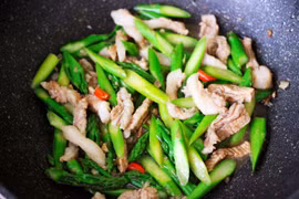 Loại rau mệnh danh "rau hoàng đế", 150.000 đồng/kg, ăn cực bổ