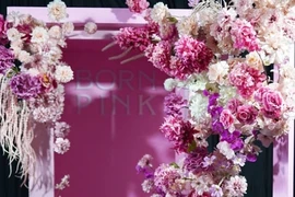 Phòng chờ sang chảnh phủ đầy hoa của Blackpink tại sân Mỹ Đình