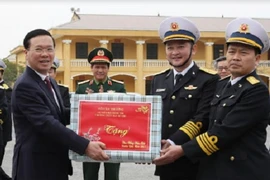 Thường trực Ban Bí thư làm việc và chúc Tết Quân chủng Hải quân