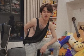 Jack khoe căn phòng ngập quà fan tặng ngày 1/6