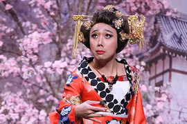 Trấn Thành đá xéo mối tình chớp nhoáng của Hương Tràm và “thầy giáo mưa“