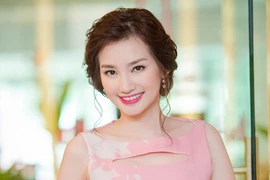 Trúc Diễm tái xuất xinh đẹp sau tuần trăng mật