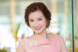 Trúc Diễm tái xuất xinh đẹp sau tuần trăng mật