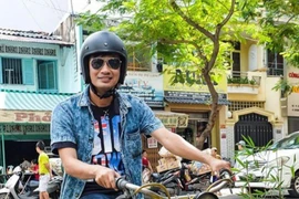 Tiết Cương U50 là "đại gia ngầm", yên vui bên vợ kém 26 tuổi