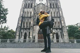 Vũ công Quang Đăng yêu Thái Trinh, lộ ảnh hôn nhau