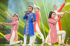 Mẹ Hồ Văn Cường phản ứng lạ khi con được hò reo