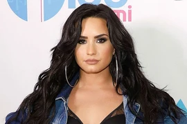 Demi Lovato tụ tập bạn bè thâu đêm trước khi sốc thuốc