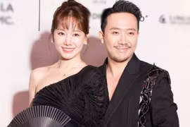 Trấn Thành - Hari Won tình tứ đến mừng show diễn của NTK Công Trí