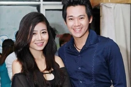 Mẹ Phùng Ngọc Huy lên chùa cúng 49 ngày cho Mai Phương