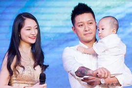 Cận tiệc sinh nhật hoành tráng của con trai Tuấn Hưng