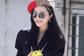 Phạm Băng Băng tươi cười xuất hiện sau tin đồn chia tay vì mang bầu