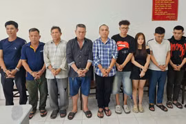 Bắt khẩn cấp 9 người vụ khiêng quan tài diễu phố ở chợ Bến Thành