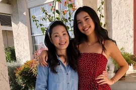 Con gái nghệ sĩ Hồng Đào ra dáng thiếu nữ xinh đẹp tuổi 18