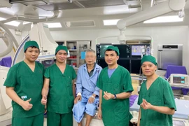 Liên tiếp cấp cứu 3 bệnh nhân đột ngột ngừng tim