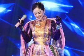 Lương Bích Hữu phát hiện khối u trong não