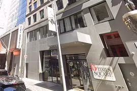 Rơi từ tầng 15 khách sạn, người đàn ông 39 tuổi tử vong thương tâm