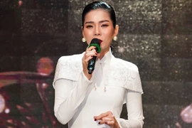 Lệ Quyên lần đầu xuất hiện sau thông báo ly hôn Đức Huy