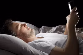 Nguy cơ đột quỵ vì thói quen thức khuya 