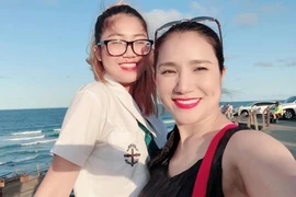 Cát Tường cắn rứt vì không biết con gái bị bạn bè tẩy chay