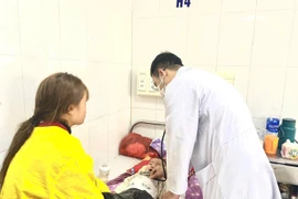 Thời tiết nồm ẩm, trẻ dễ mắc bệnh... gây biến chứng nguy kịch