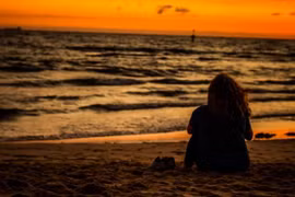 Chị gái tôi đưa bạn trai về giới thiệu, mẹ tức đến bật khóc