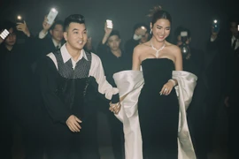 Vợ siêu mẫu xuất hiện xinh đẹp trong MV của Ưng Hoàng Phúc