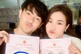 Cưới được một tháng, Đông Nhi - Ông Cao Thắng mới thành vợ chồng hợp pháp