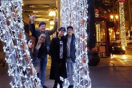 Nhã Phương lộ ảnh toàn thân, vòng 2 lùm lùm gây chú ý