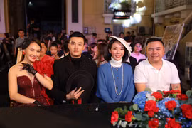 Bảo Thanh mặc gợi cảm hội ngộ “người tình màn ảnh” Quốc Trường