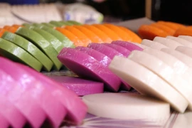 Món bánh độc lạ, đẹp mắt ở Hà Giang, ai ăn cũng mê