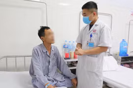 Bệnh nhân 58 tuổi có bàng quang to gấp 6 lần người thường